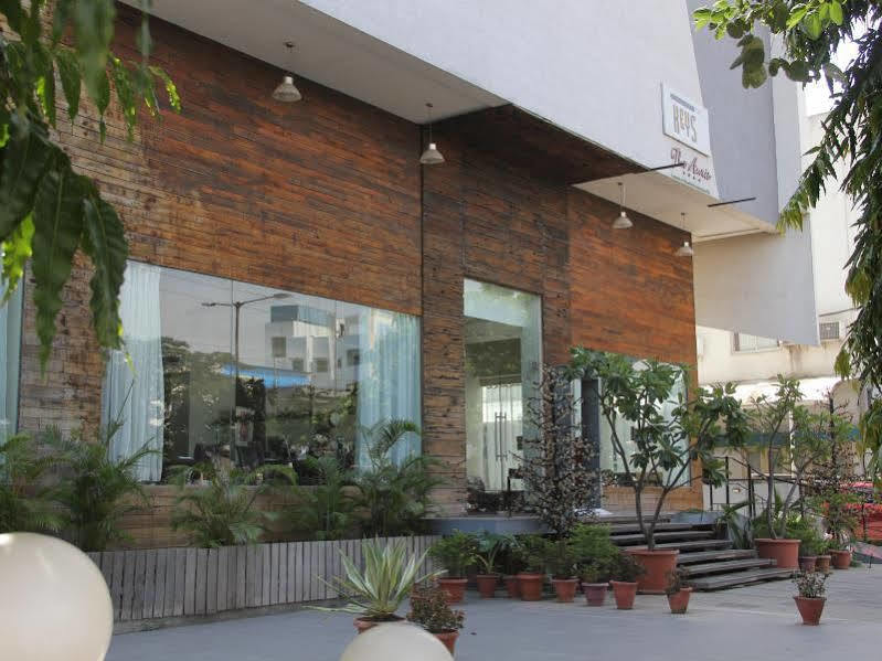 The Aures Hotel Aurangabad  Exterior photo